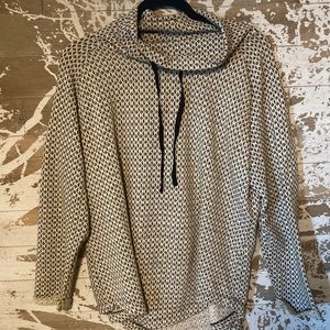 Like new Westbound petite Active wear pull over cute pattern